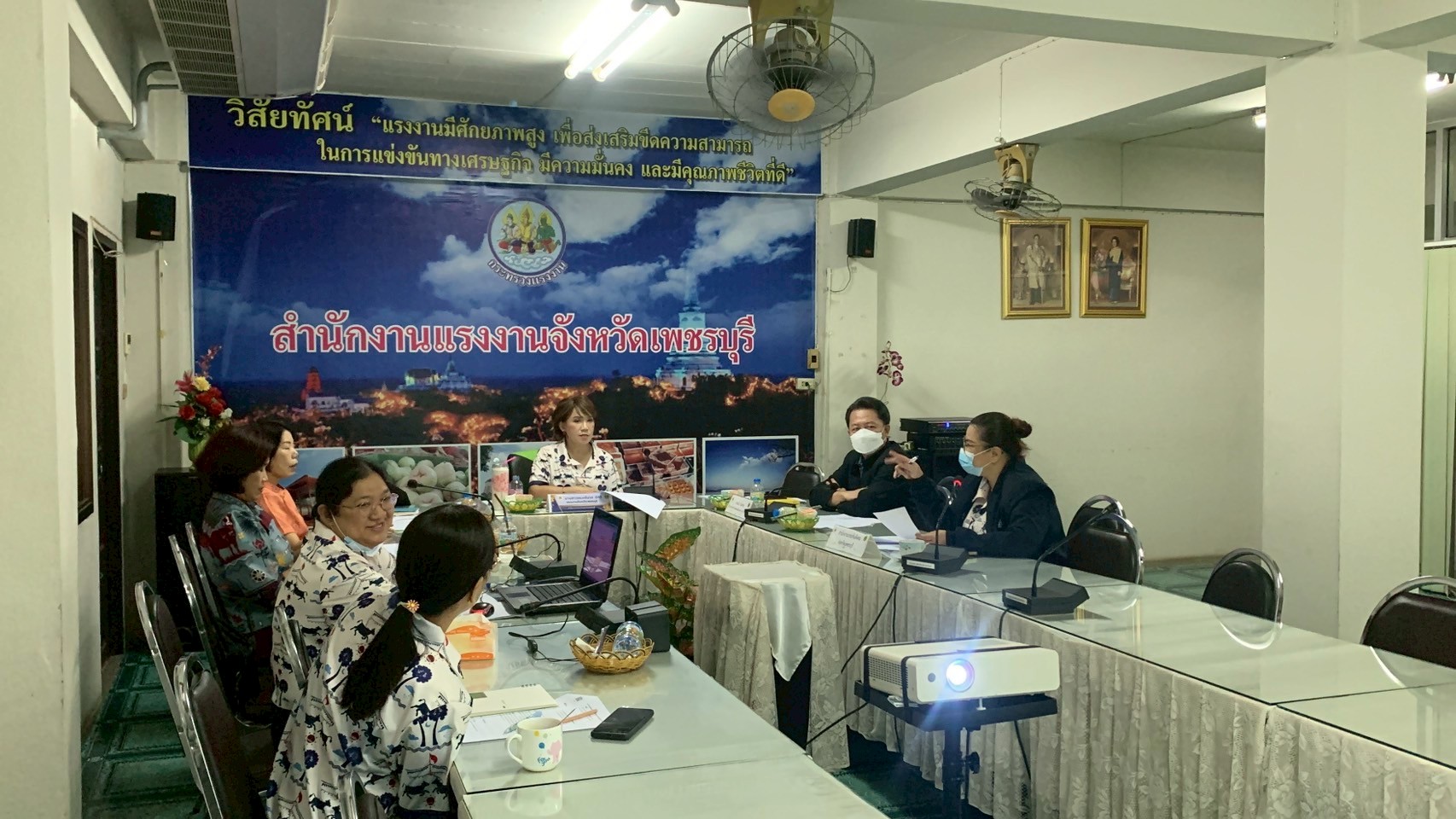 ‘จังหวัดเพชรบุรี’ ประชุมขับเคลื่อนนโยบายด้านแรงงาน และรับทราบผลการดำเนินงาน ประจำเดือนมิถุนายน 2568
